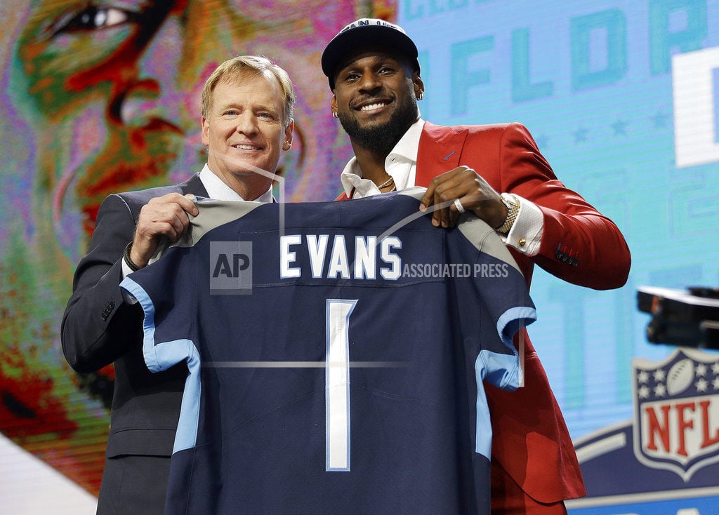 Titans sit linebacker Rashaan Evans, Bengals sit WR Morgan