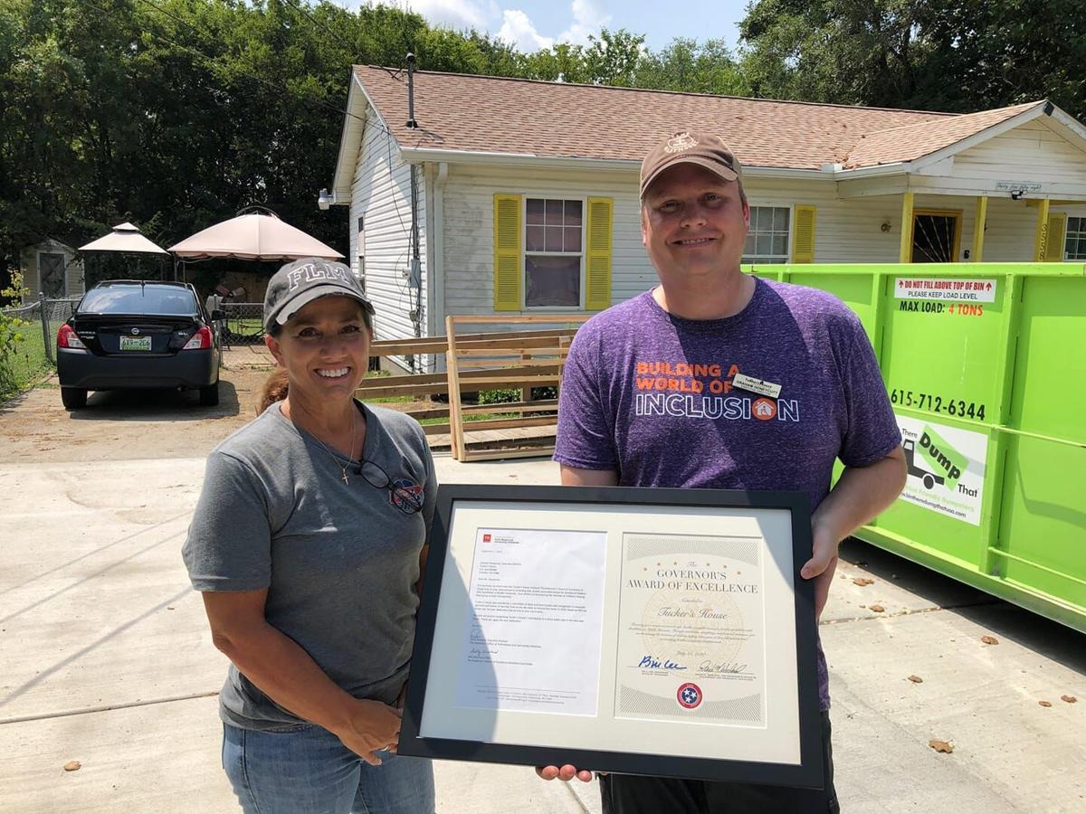 Maria Lee Volunteers With Tucker S House Project Wlife Williamsonherald Com