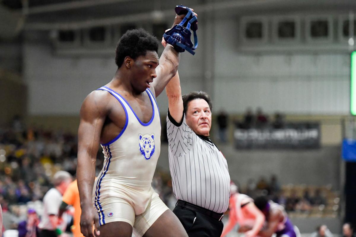 State Wrestling Coffey S 220 Pound Title Leads Handful Of Aaa