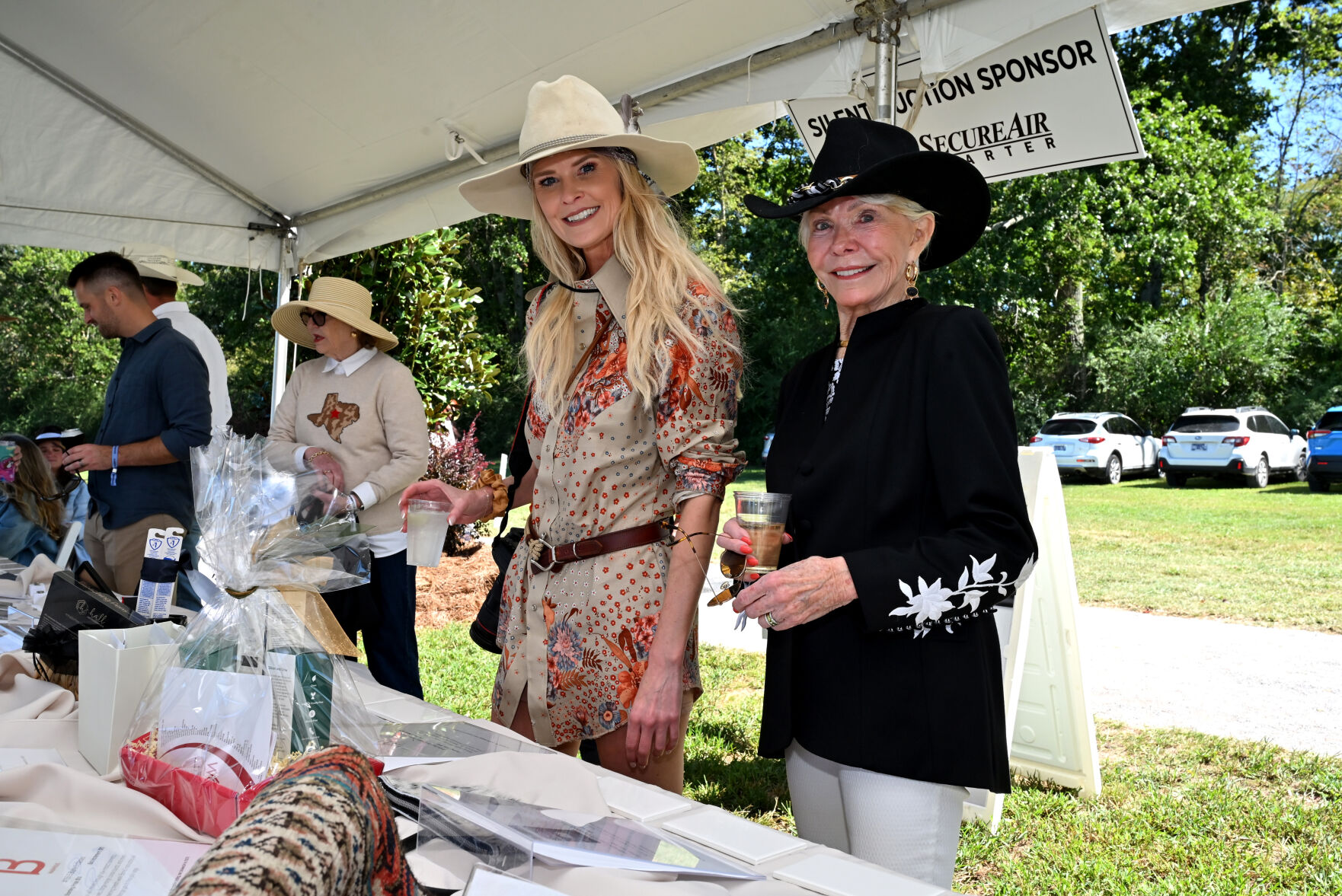 Amber Williams and Sandi Pirtle.JPG