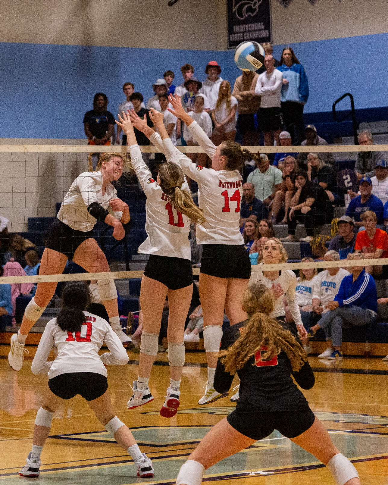RHS v BHS 2022 District Volleyball Tournament-13.jpg