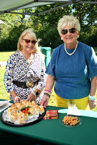 Ellen and Emily Reynolds.JPG