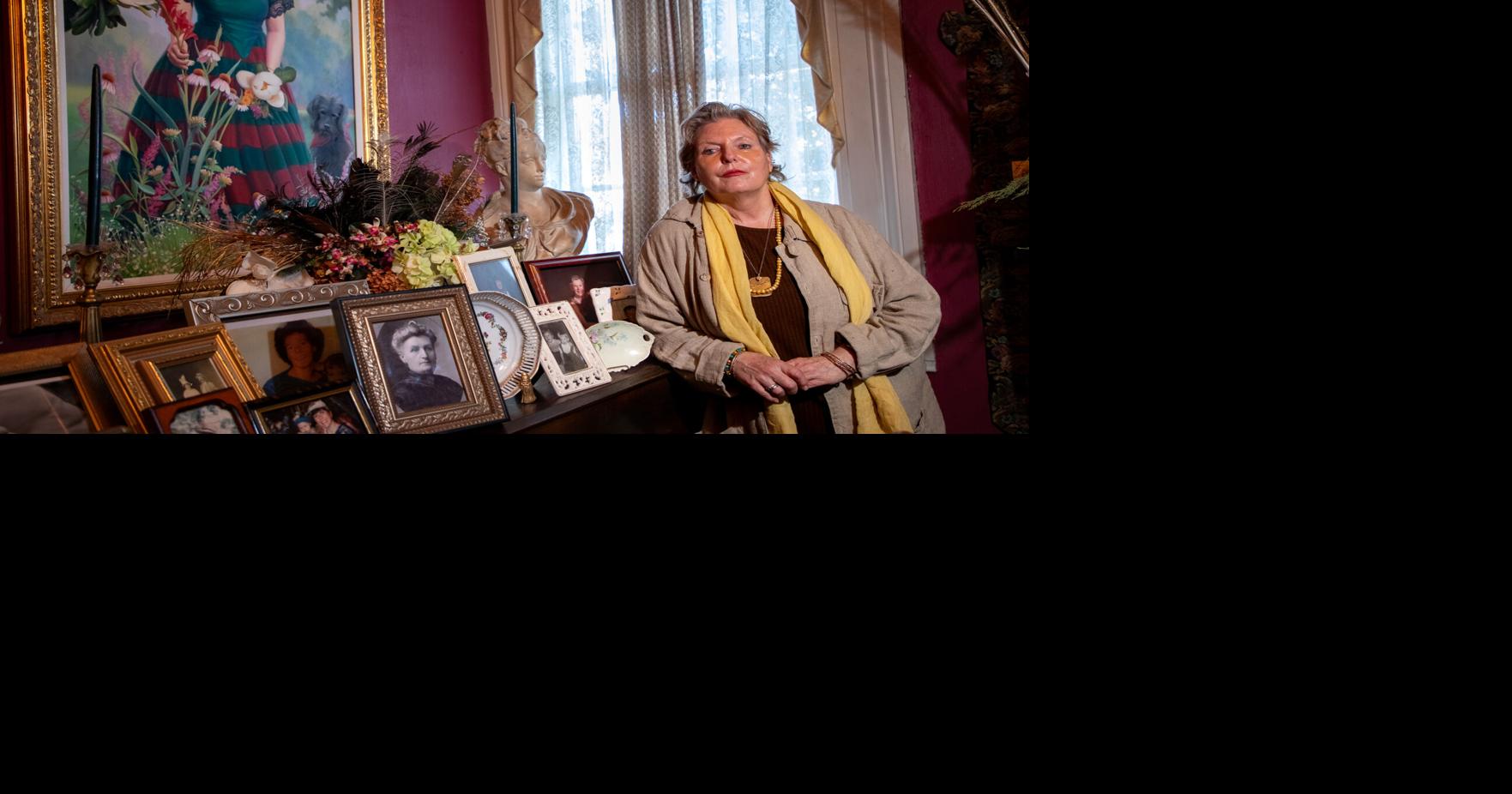 Pam Lewis Brings Benjamin Franklin Along in Latest Act