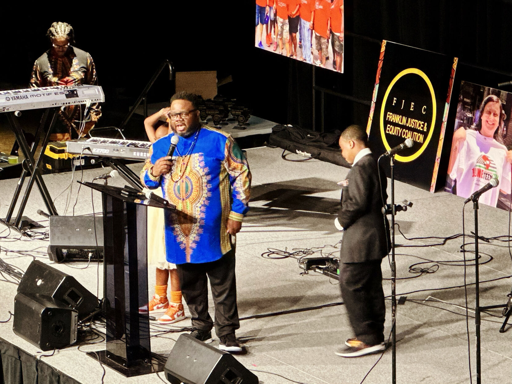 walter simmons presenting an award.jpg