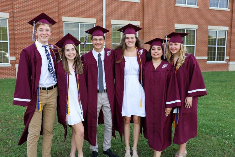 fhs graduation 05-22-01.jpg