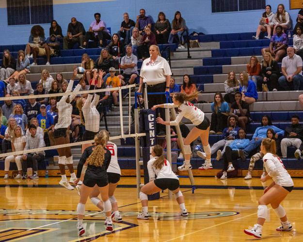 RHS v BHS 2022 District Volleyball Tournament-8.jpg