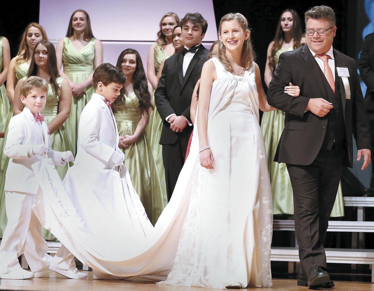 Everything About Shenandoah Apple Blossom Festival To Queen S Liking News Winchesterstar Com Everything About Shenandoah Apple Blossom Festival To Queen S Liking News Winchesterstar Com