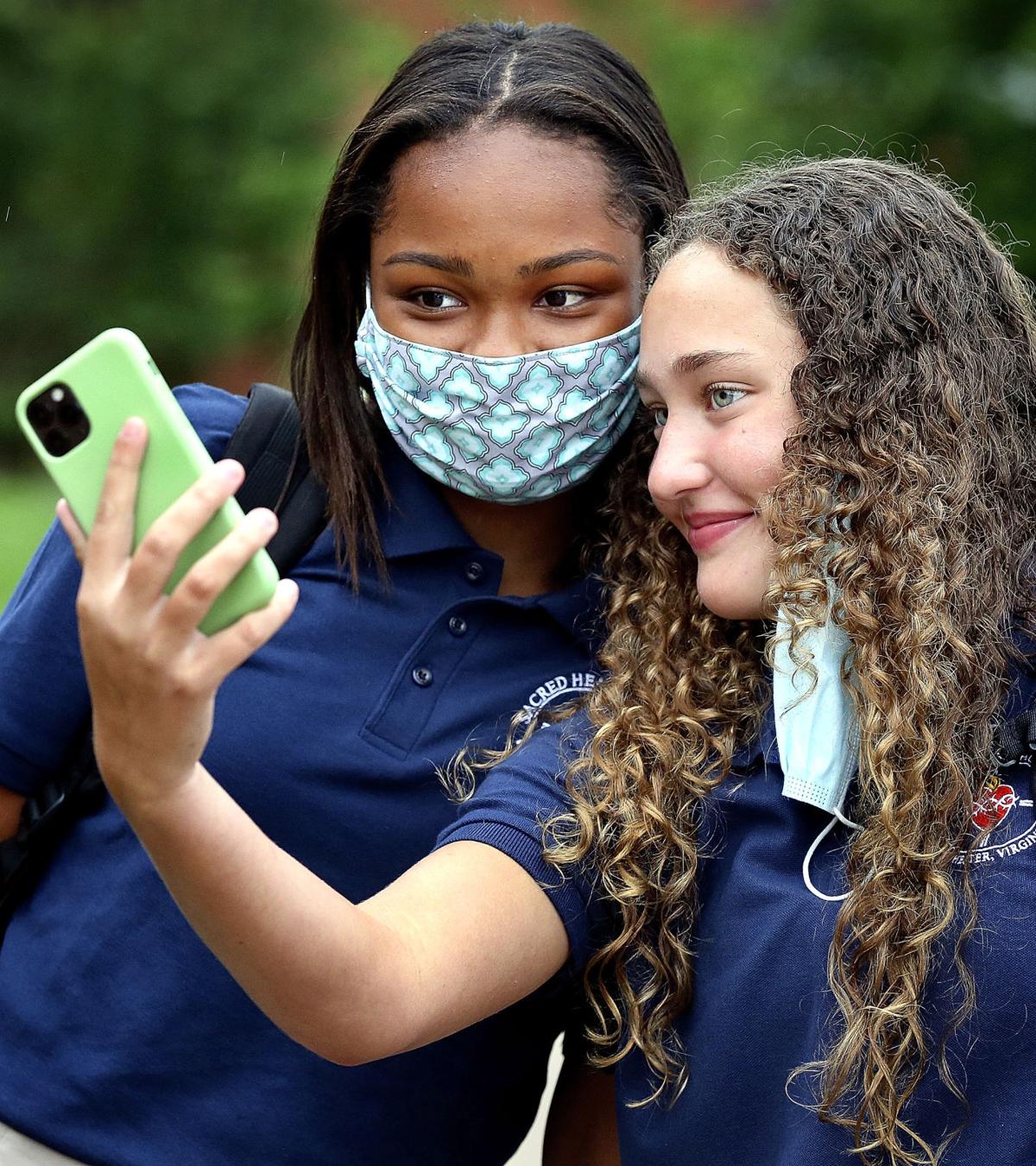 Sacred Heart Academy Starts 2020 21 School Year With Smiles Face Masks Coronavirus Winchesterstar Com