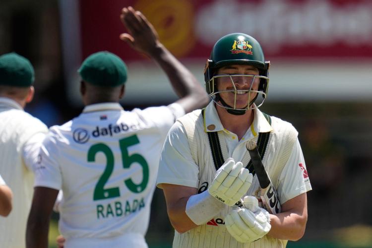 Australia in trouble in second test against South Africa, stumbles to ...
