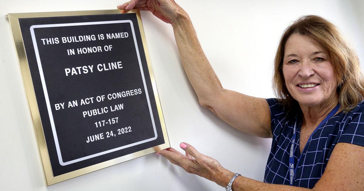 Marks Patsy Ceremony marks renaming of downtown post office in Patsy Cline's honor ...