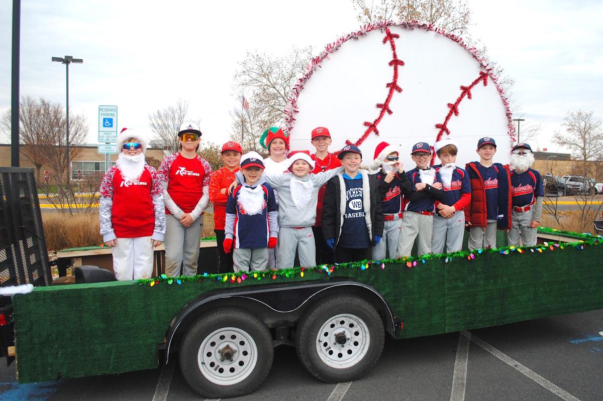 Middletown Christmas Parade 2022 Middletown Christmas Parade Draws A Crowd | Winchester Star |  Winchesterstar.com