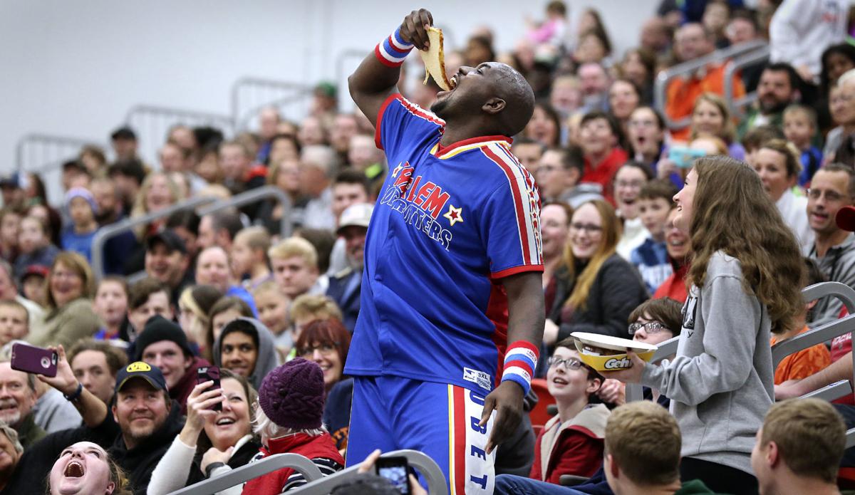 Globetrotters Dazzle At Su S Wilkins Center Winchester Star