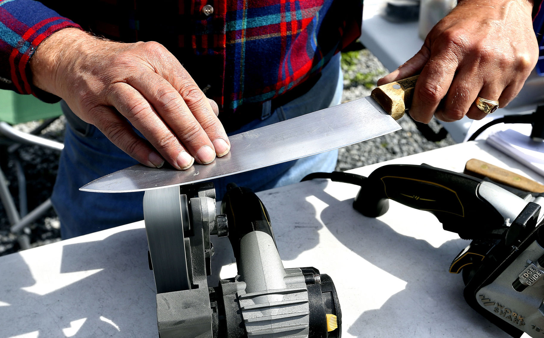 electric belt knife sharpener