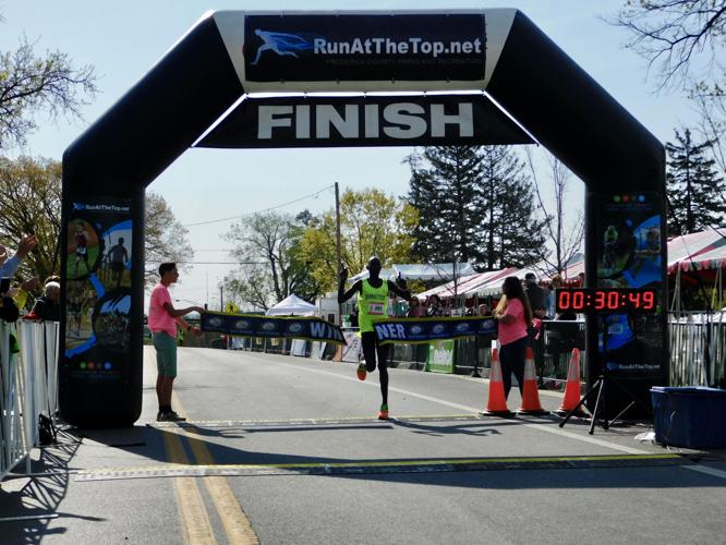 More than 700 compete in first Apple Blossom 10K since 2019