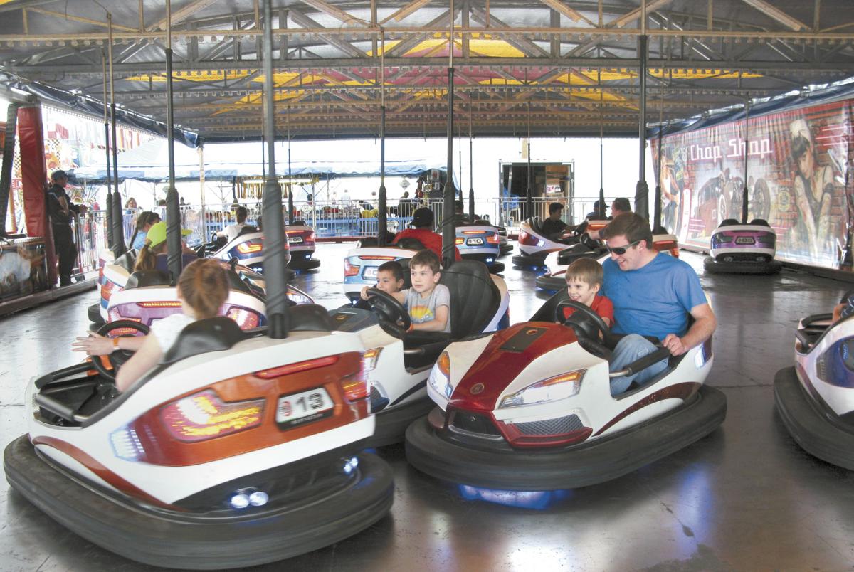 Carnival Draws Crowds To Help Kick Off Shenandoah Apple Blossom Festival News Winchesterstar Com Carnival Draws Crowds To Help Kick Off Shenandoah Apple Blossom Festival News Winchesterstar Com