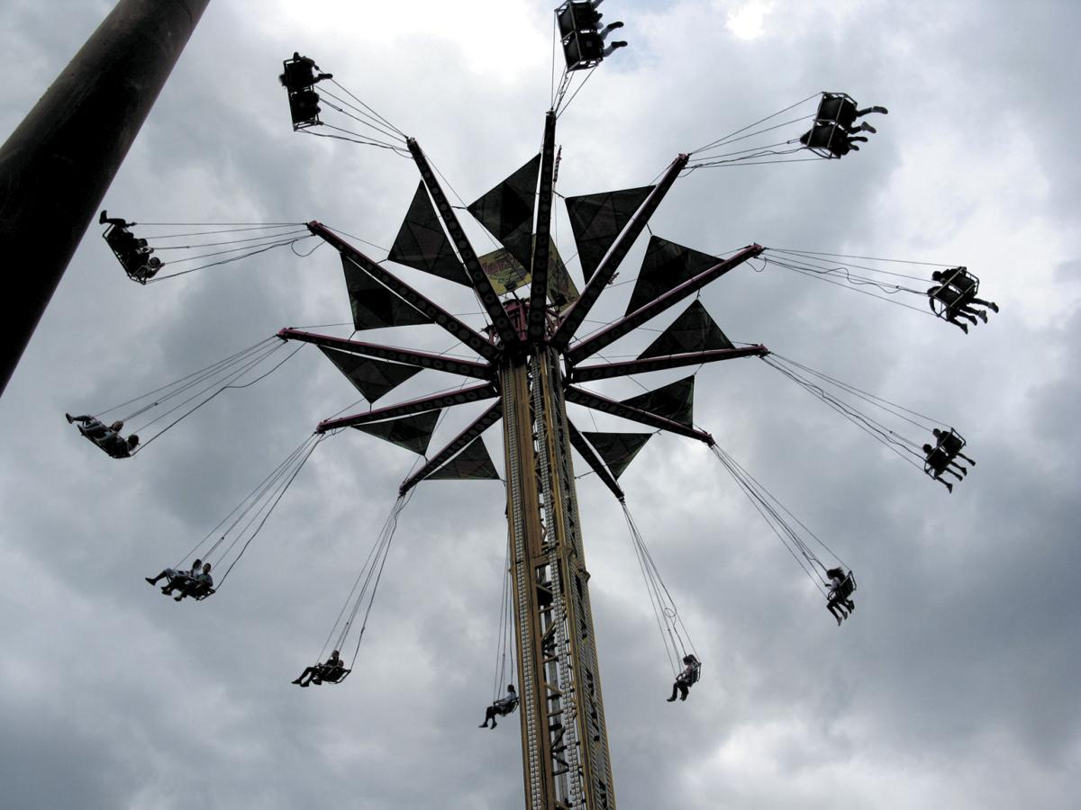 Carnival Draws Crowds To Help Kick Off Shenandoah Apple Blossom Festival News Winchesterstar Com Carnival Draws Crowds To Help Kick Off Shenandoah Apple Blossom Festival News Winchesterstar Com