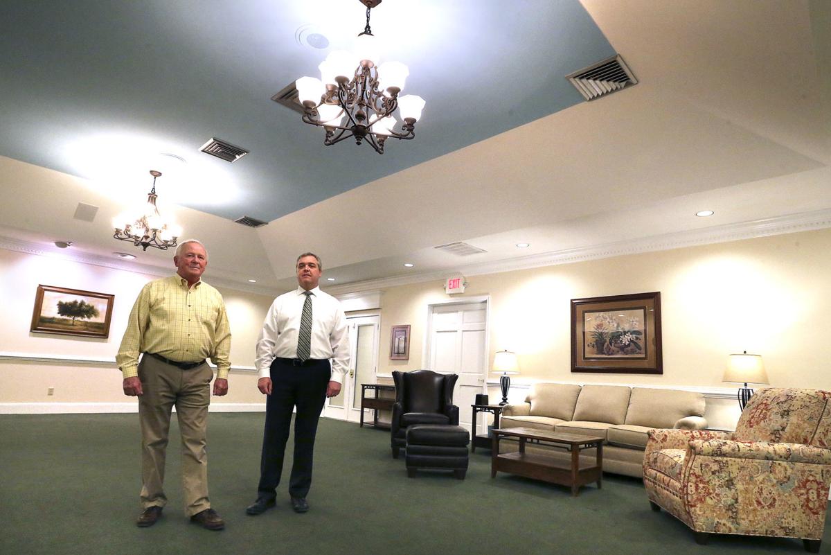 Funeral Homes Say Families Adjusting To 10 Person Limit Coronavirus Winchesterstar Com Funeral Homes Say Families Adjusting To 10 Person Limit Coronavirus Winchesterstar Com