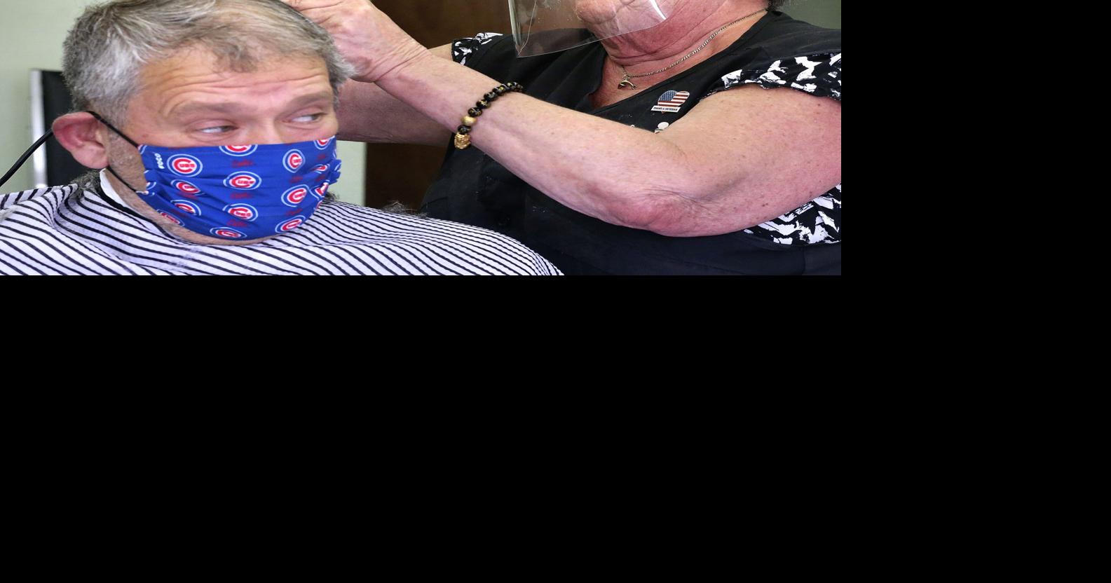 Berryville barber retiring after 50 years of cuts and coiffures