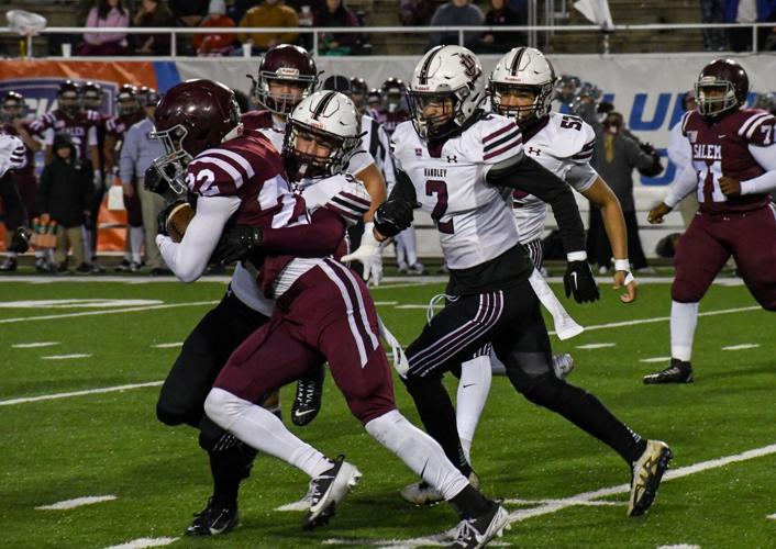 Handley gives up late TD to end season with heartbreaking 3point loss