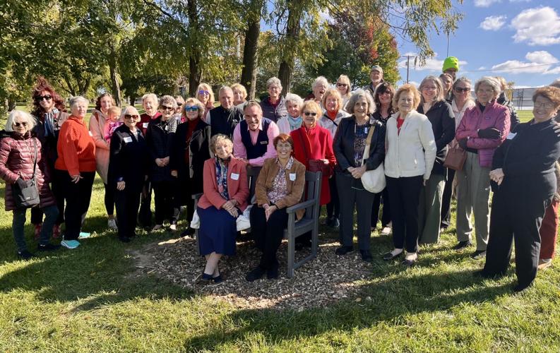 Former Mayor Minor honored with bench dedication in Jim Park