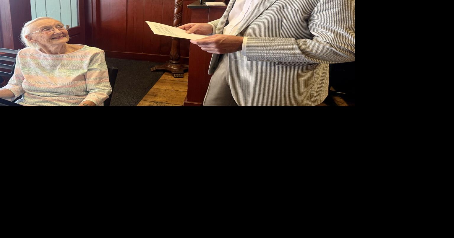 Resolution honors longtime volunteer, public servant