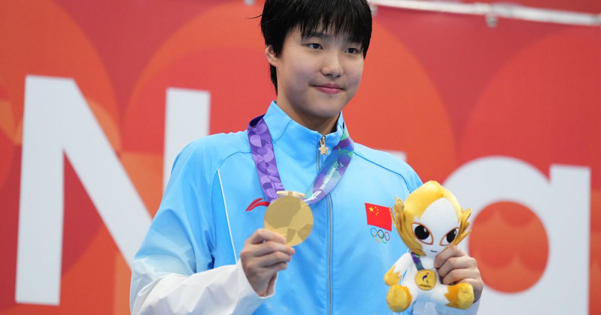Chinese 13-year-old Yu Zidi wins second gold medal in the pool at Asian ...