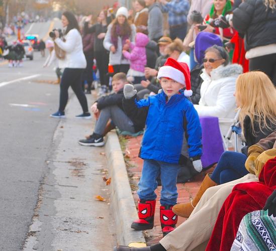 Middletown Christmas Parade draws a crowd Winchester Star