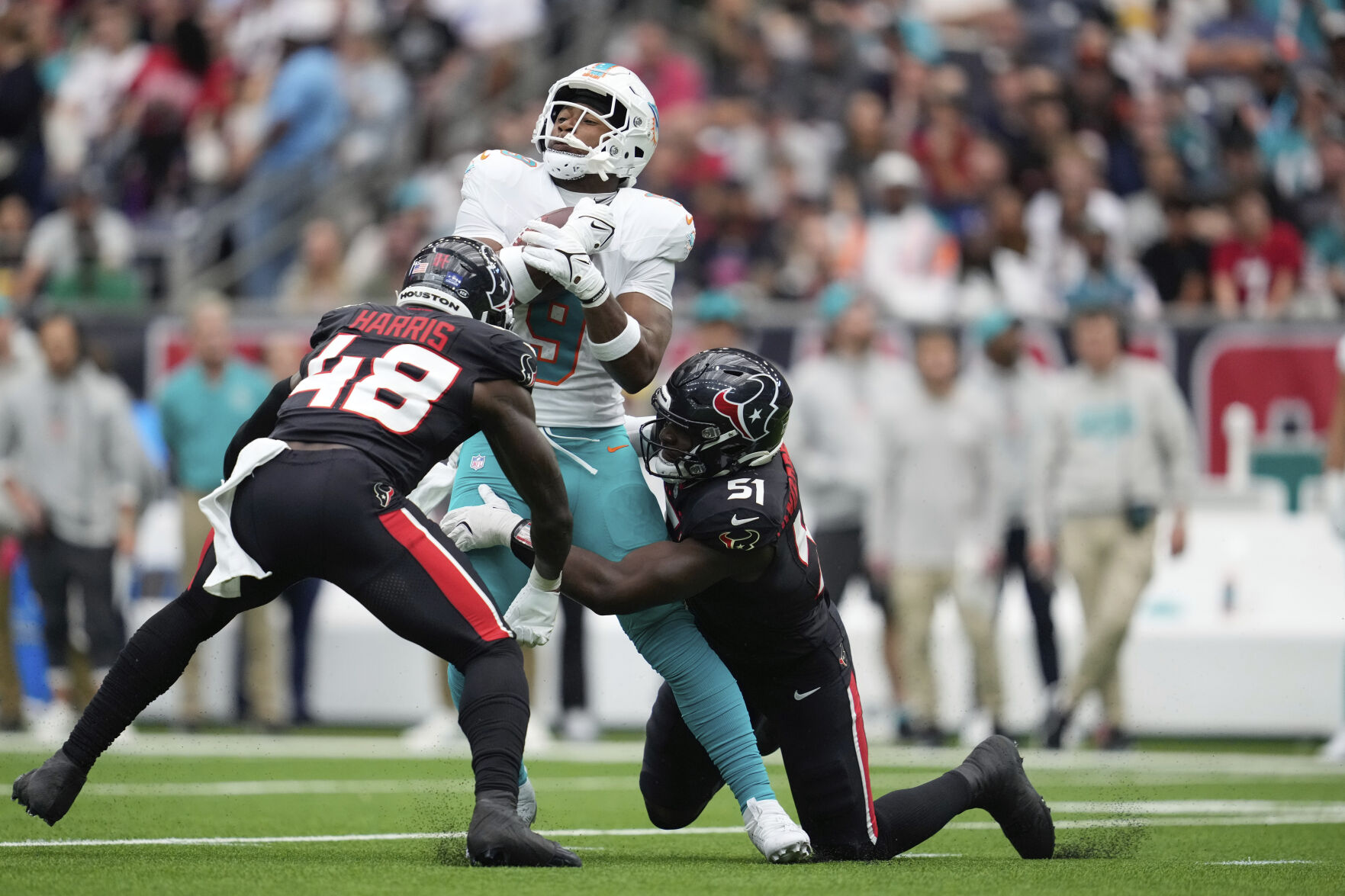 Collins Has Two TD Catches, Texans Force Four Turnovers In 20-12 Win ...