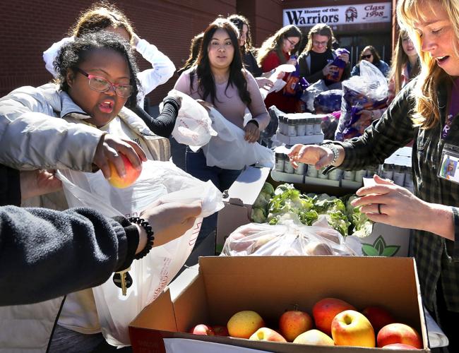 Partnership helps provide fresh produce to Frederick County students