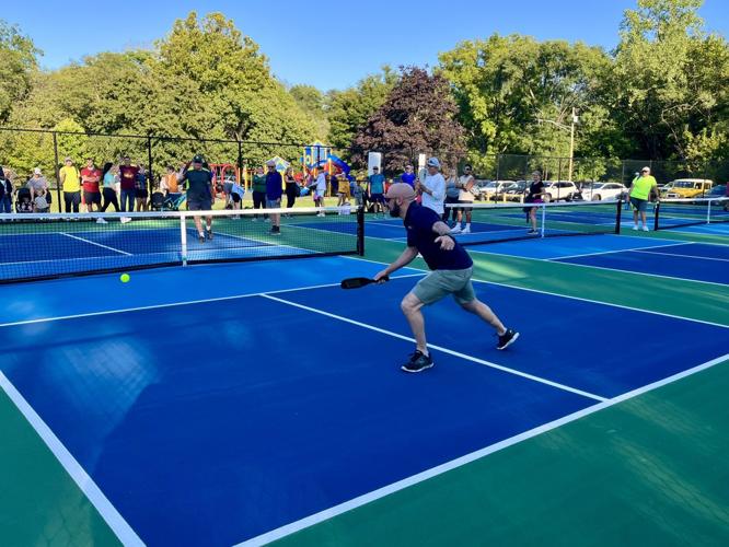 #39 I love pickleball #39 : New courts open in Jim Barnett Park Winchester