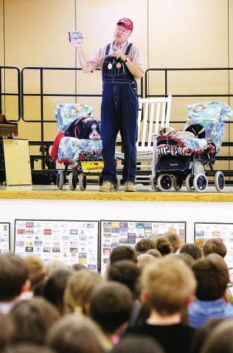 Indian Hollow students Pig Out on Reading | News | winchesterstar.com