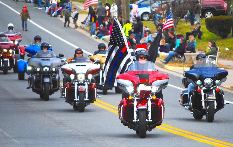 Middletown Christmas Parade draws a crowd Winchester Star