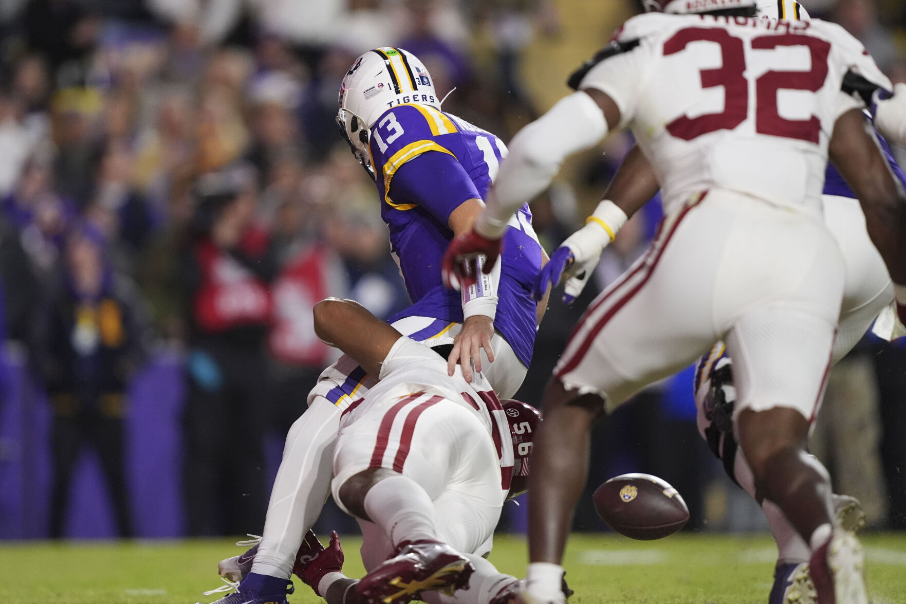 Nussmeier Overcomes A Shoulder Injury And Passes For 3 TDs As LSU Tops ...