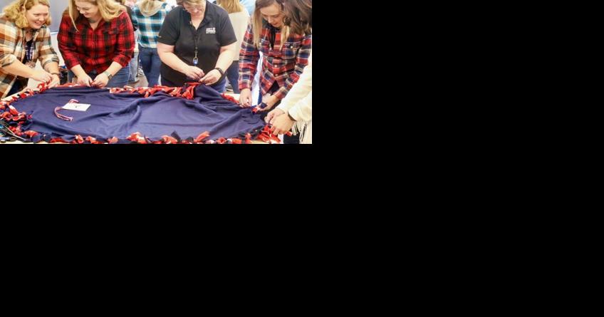 Navy Federal employees make blankets for veterans - Vimarsana News