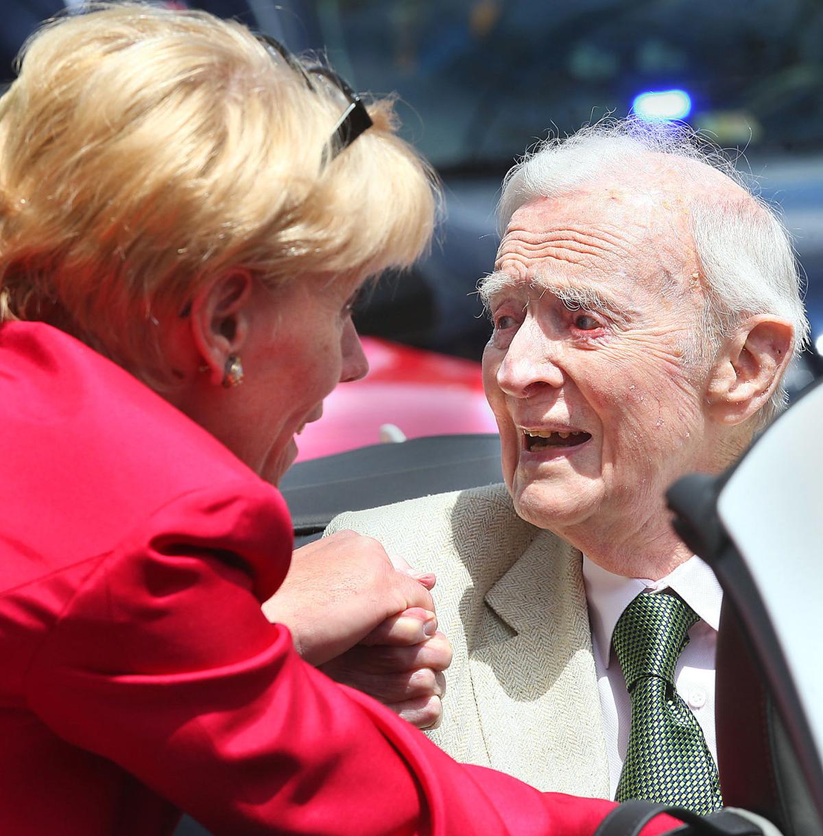 Former U S Sen Harry F Byrd Jr S Name Removed From Su S School Of Business Education Winchesterstar Com