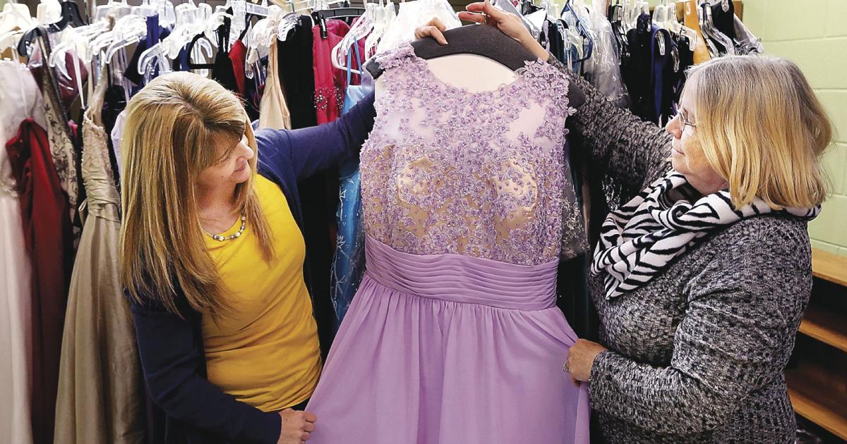 Giveaway gives gowns to prom-going teens | Features | winchesterstar.com Giveaway gives gowns to prom-going teens | Features | winchesterstar.com