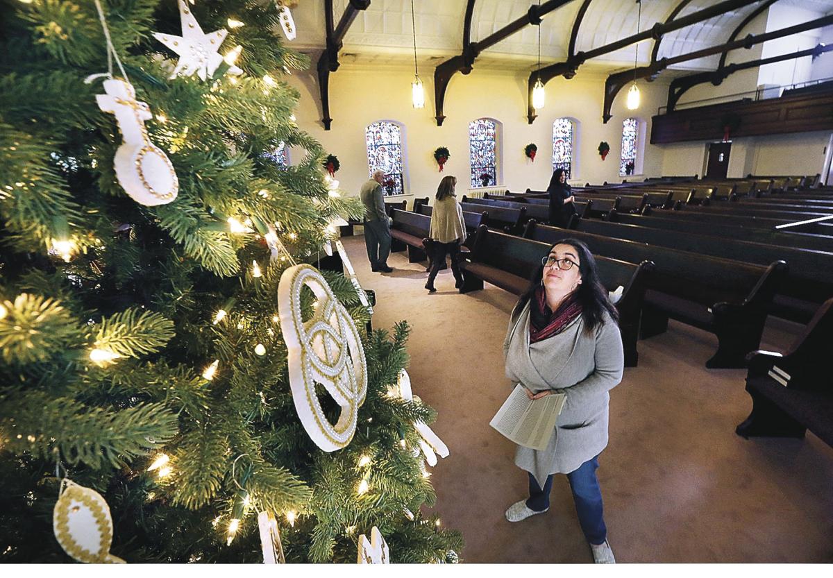 Berryville homes tour inspires guests with Christmas decor