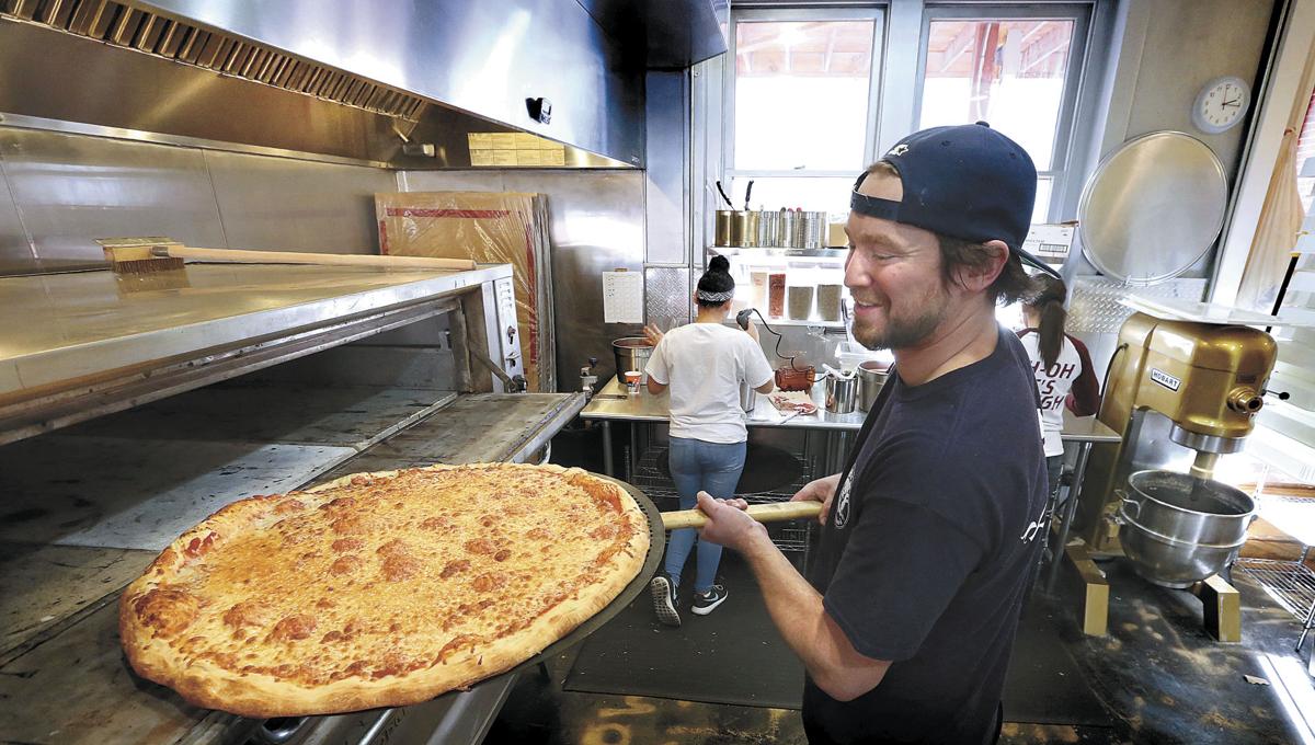 Benny's offers pizza that's 'filling, quick and cheap ...