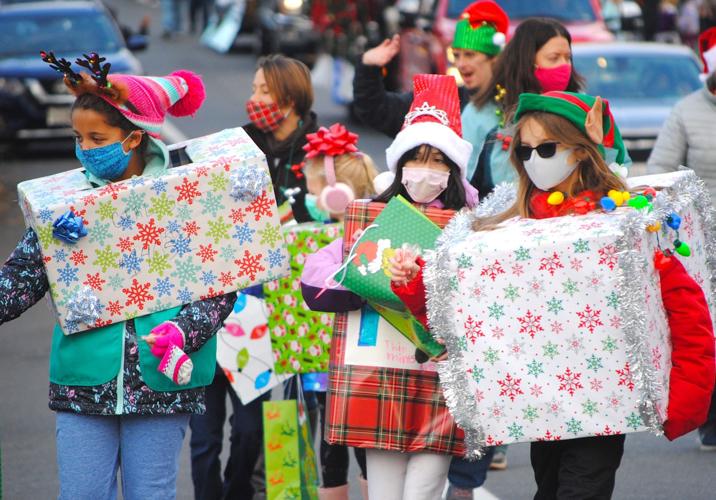 Middletown Christmas Parade draws a crowd Winchester Star