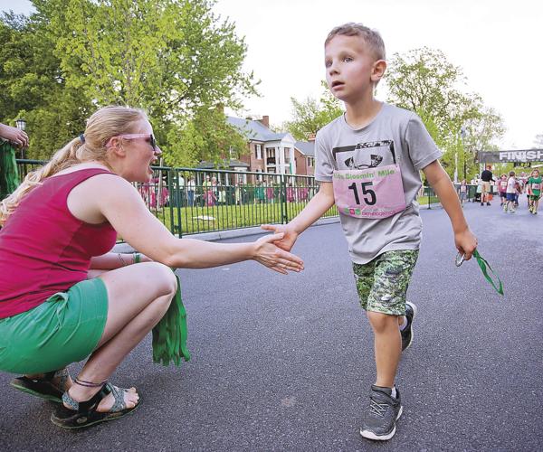 Photo finish highlights Bloomin' Mile races Apple Blossom