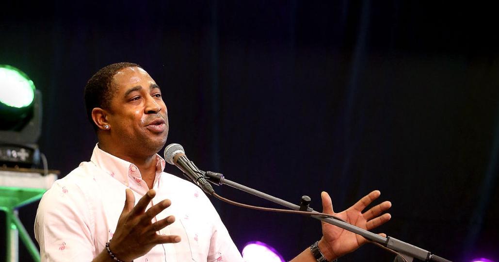 Sam Smoot Former Washington football player Smoot born for broadcasting ...