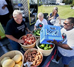 'You saved my life': Love in Action Fresh 2 You Mobile Market visits Middletown apartments