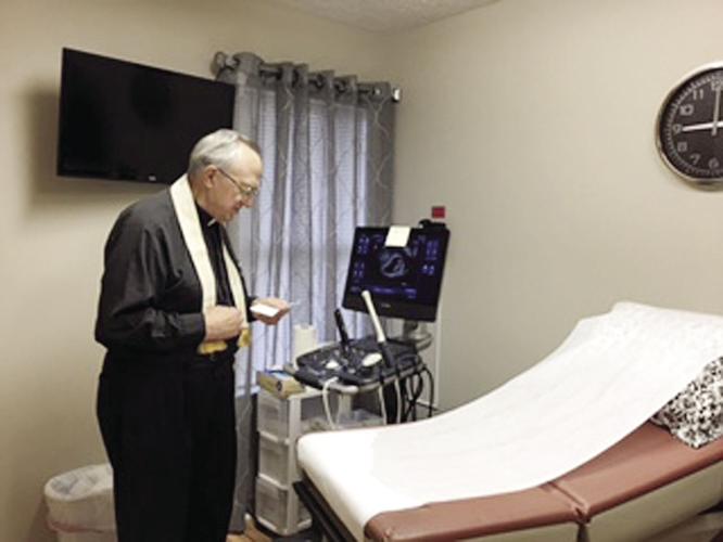 AbbaCare recieves new ultrasound machine Winchester