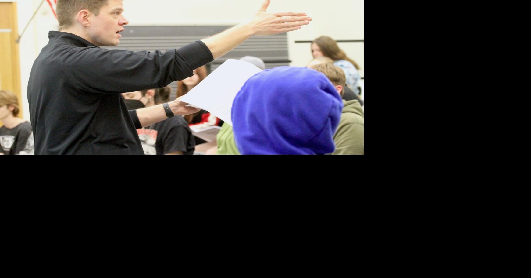 Choir teacher & alum pays it forward | News | winonapost.com