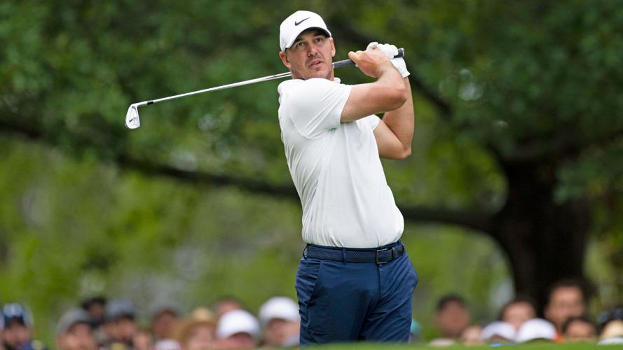 Brooks Koepka takes one-stroke lead into final round of PGA