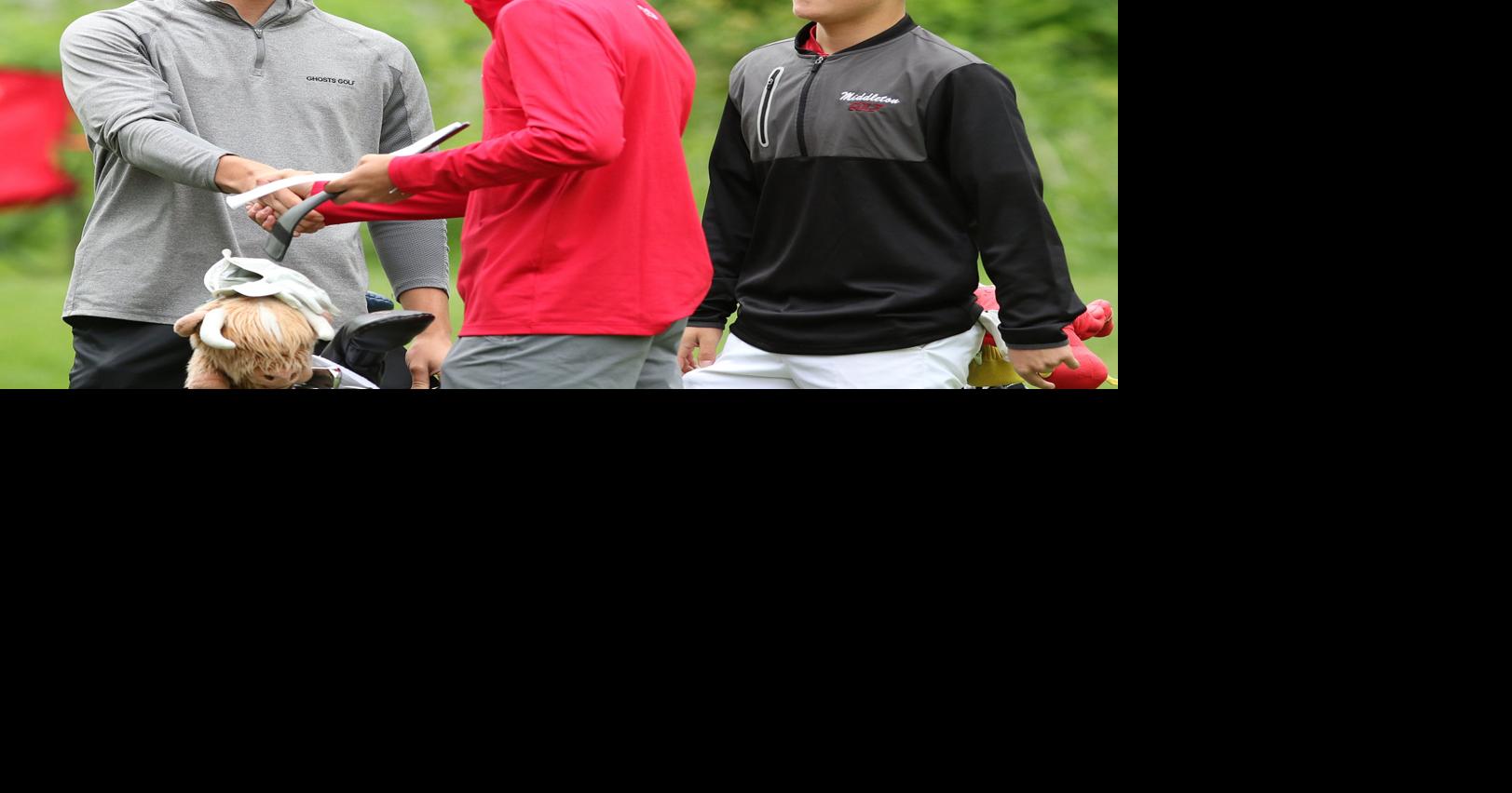 Photos Division 1 golfers take aim at University Ridge during Day 1 of