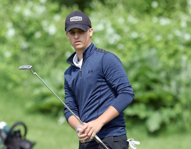 Photos Division 1 golfers take aim at University Ridge during Day 1 of