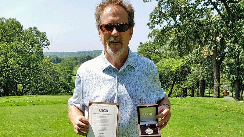 Four Months After He Couldn T Put His Finger On It Verona S Jim Doing Rides Hot Putter To Medalist Honors At U S Senior Am Qualifying Other Men S Amateur Wisconsin Golf