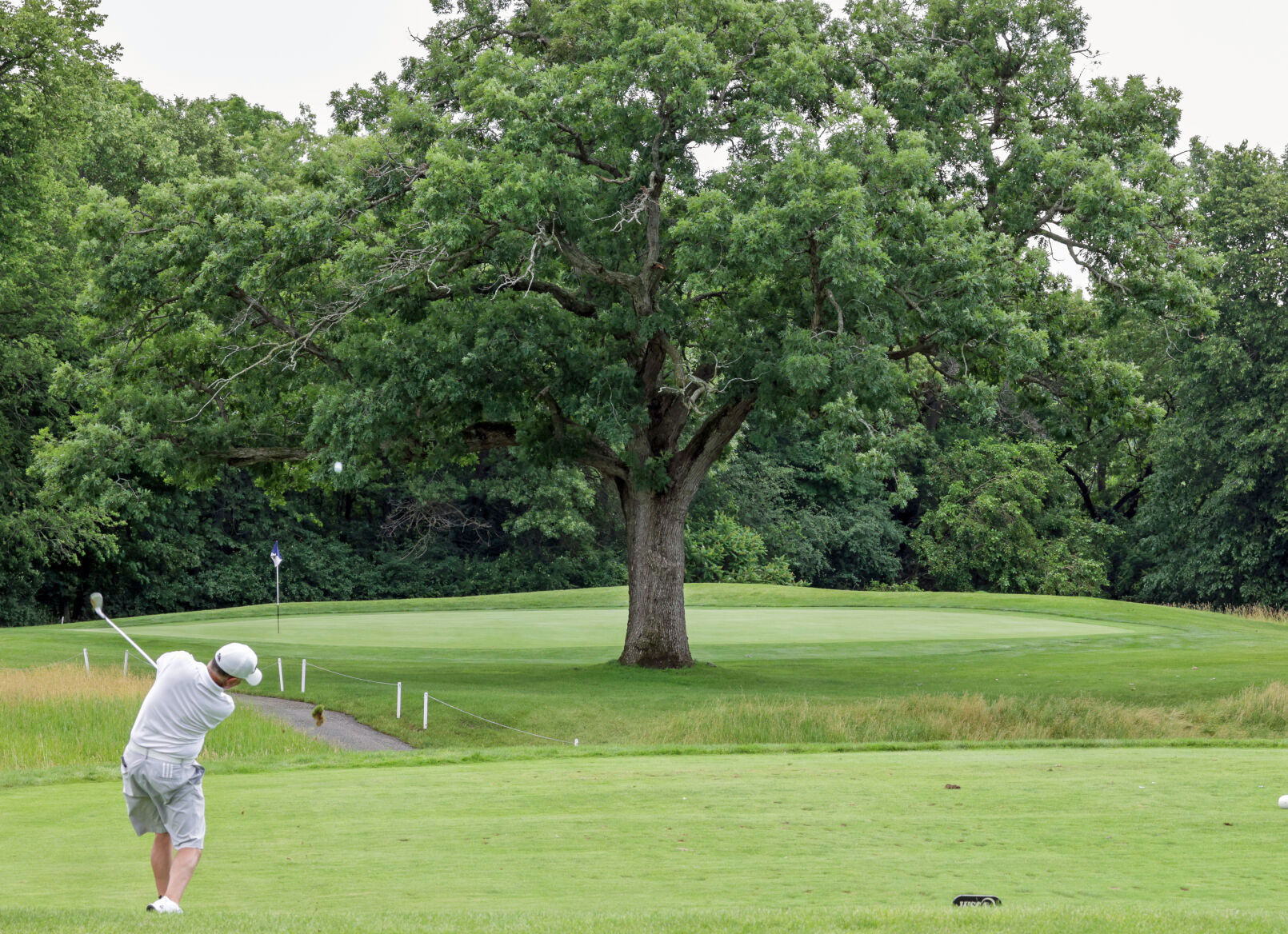 Kevin Cahill's birdie barrage continues as he bounces Tom