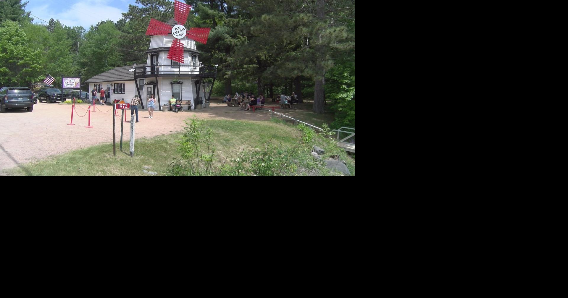 The Windmill Ice Cream Shoppe locals and tourists on big